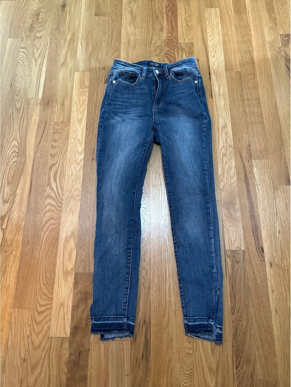 Judy Blue Skinny Fit 3/26 Style JB82422MD
